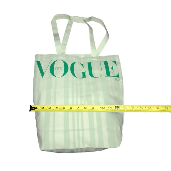 NWOT Vogue 2023 Tote Bag - Picture 3 of 5